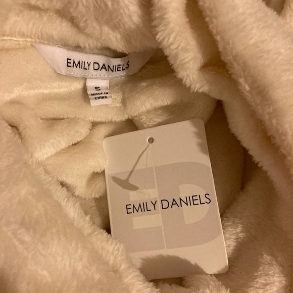 NWT Pullover Sweater - Picture 6 of 6